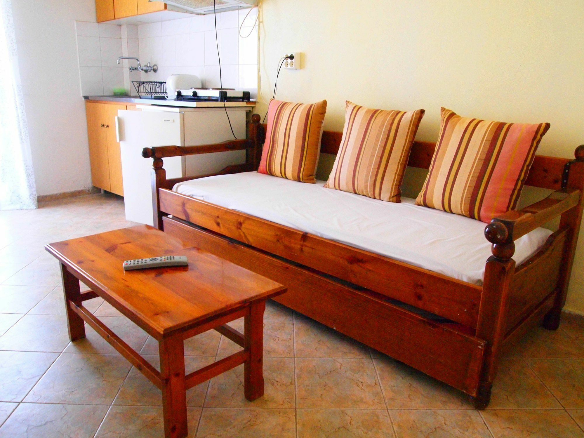 Pension Vasiliki Skiathos Town Bagian luar foto